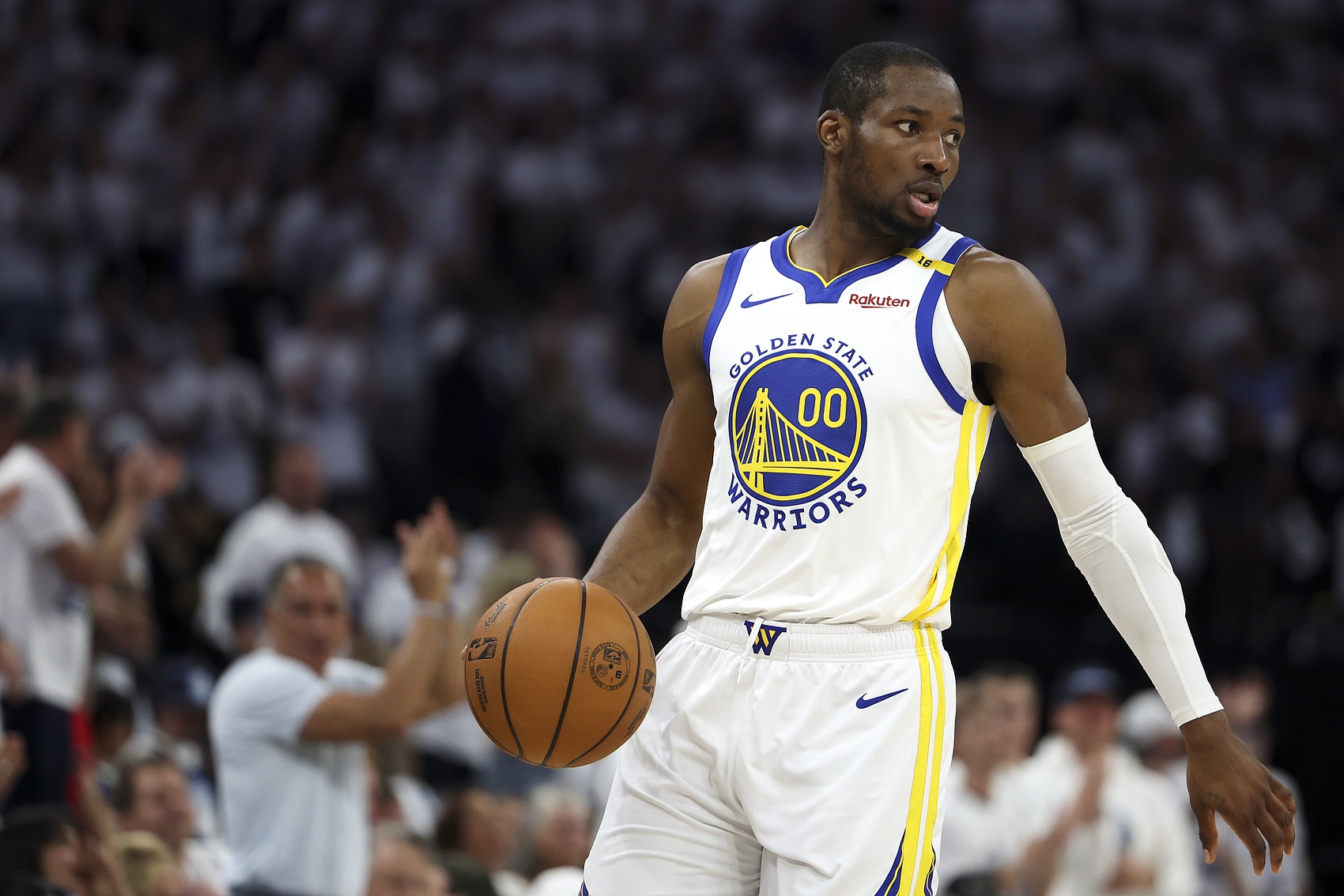 金沙娱乐-库明加全给防住了！湾区名记：勇士管理层有多达43位高管